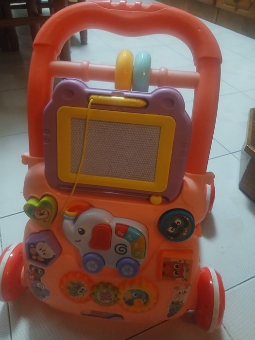 Andador para iniviar andar bébé