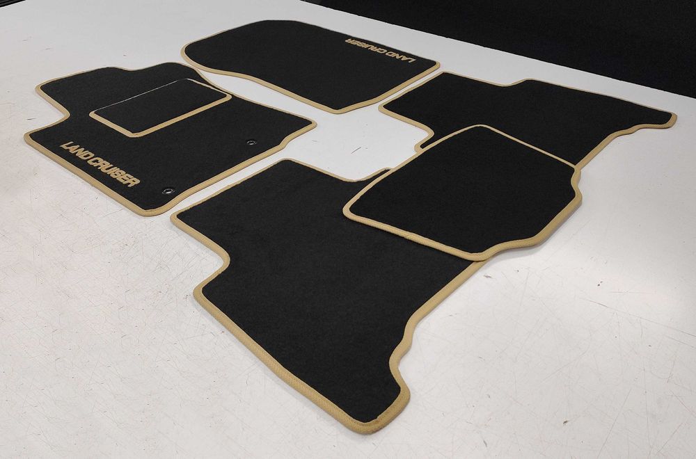 Автоковрики для Toyota Land Cruiser. Коврики для Тойота Ленд Крузер