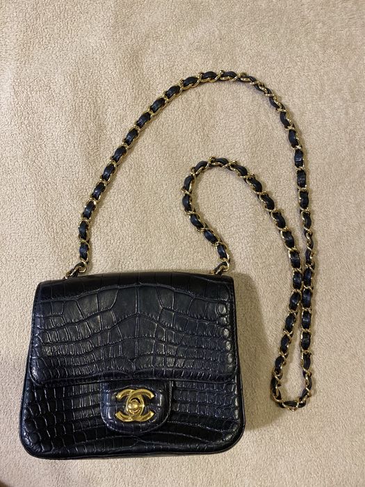 chanelchan　13900→ Chanel Black Crocodile Vintage Mini Bag: 284 000 грн. - Кожаные