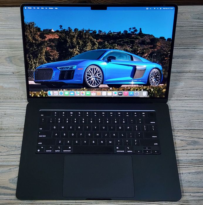 Macbook Air 15 2024 M3 10 cores 16/512gb midnight mxd43 950$