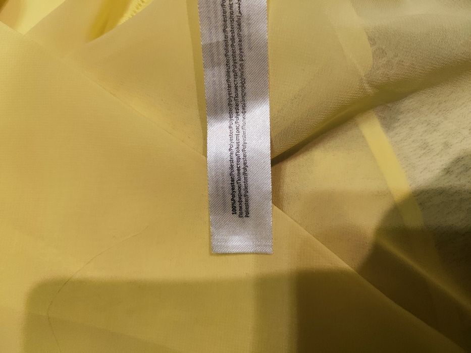 Bananowy top z falbankami