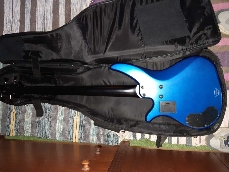 Guitarra baixo Yamaha RBX 774