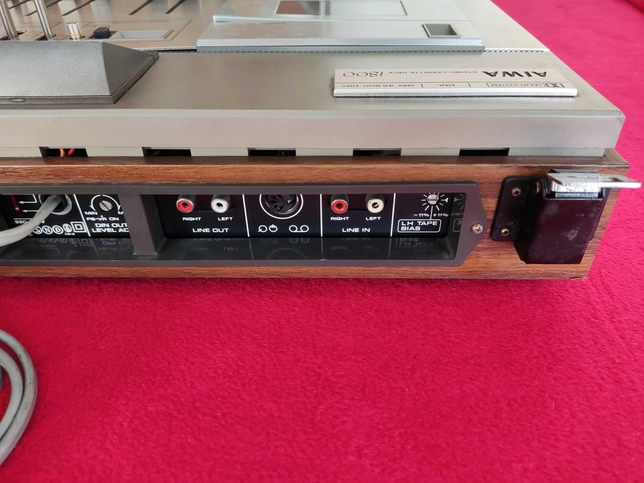 Aiwa AD-1800 Stereo Cassette Deck