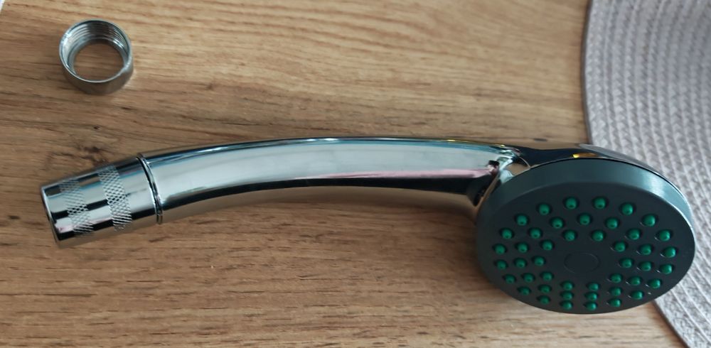 Nowa słuchawka prysznicowa