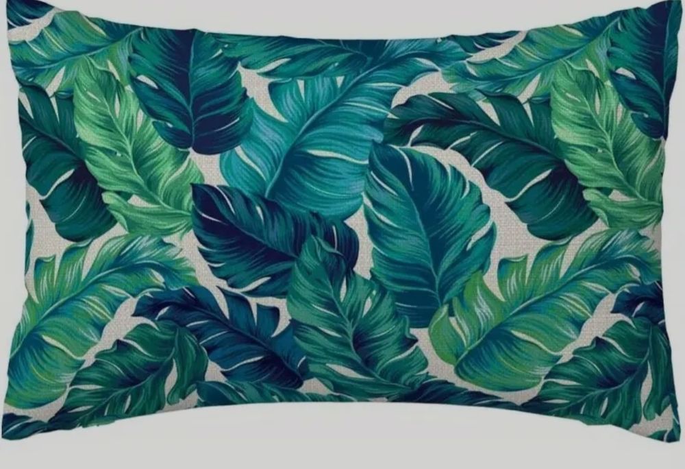 Poszewki na poduszki  trzy sztuki. Nowe.