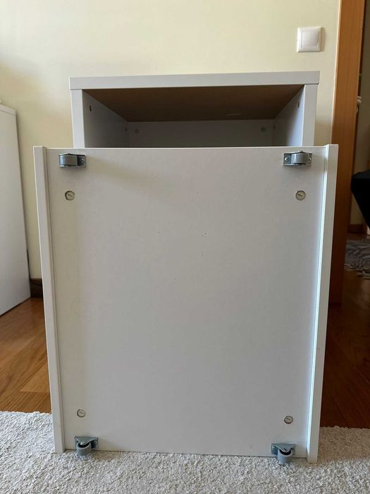 Conjunto de Móveis com Rodinhas (2 Peças)