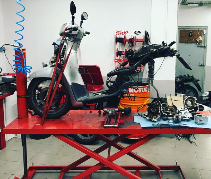 Ремонт мопедів та скутерів та квадроциклів