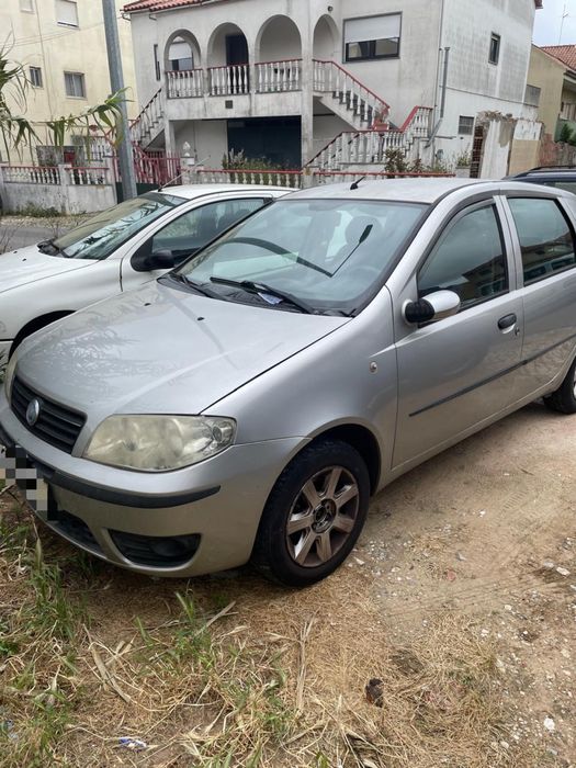 Oportunidade Imperdível: Fiat Punto 2003, Carro Usado, Preço Especial!