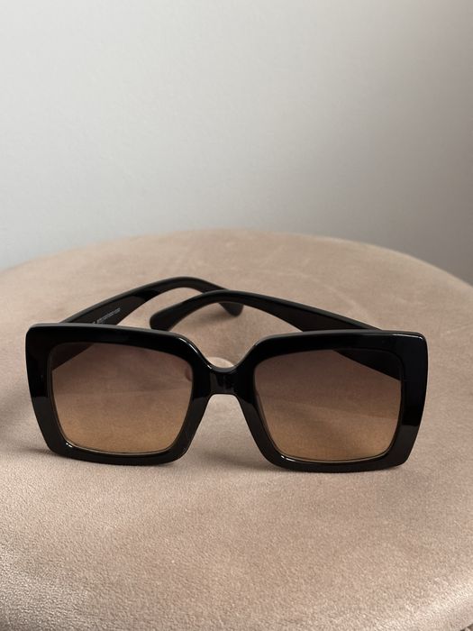 Óculos de sol usados