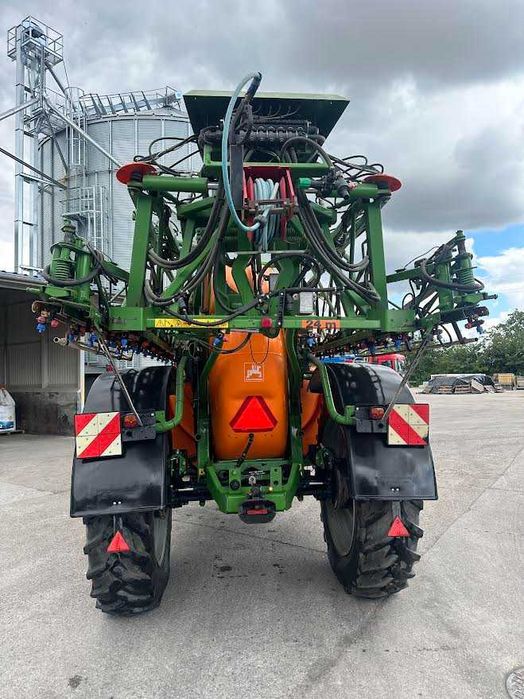 Opryskiwacz AMAZONE UX 5200