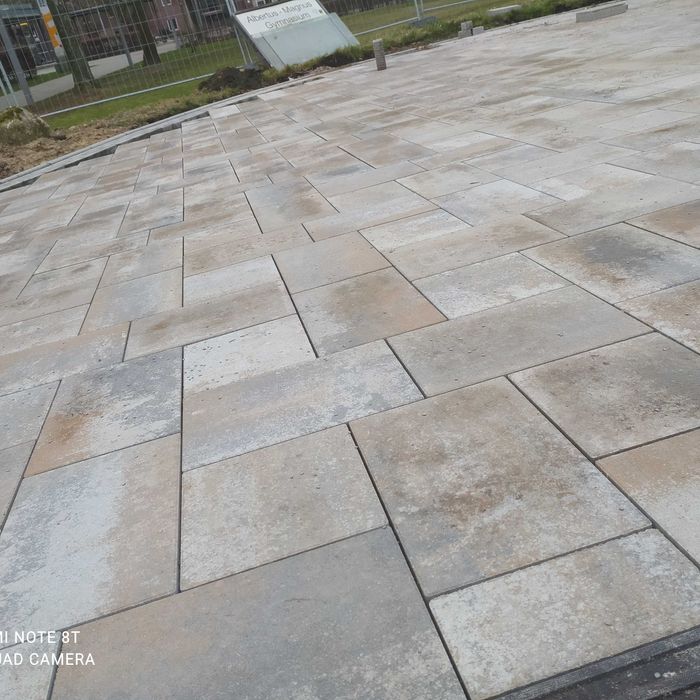 Prace brukarskie  , Usługi mini koparką