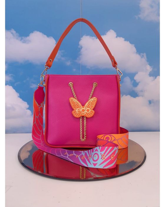 Zamszowa torebka EGO z motylem fuksja