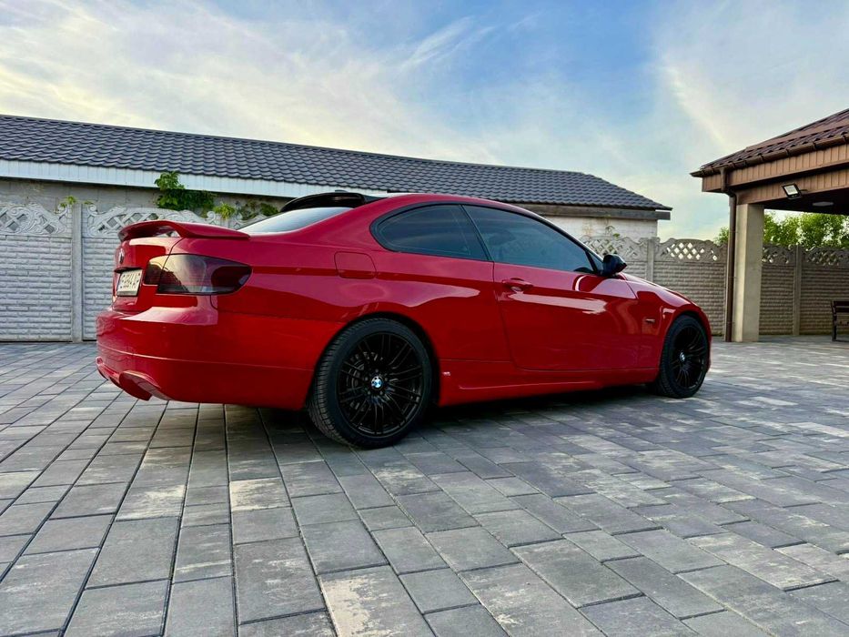 BMW 3 Series 2007 E92  •  325i AT (218 к.с.) xDrive  •  Base