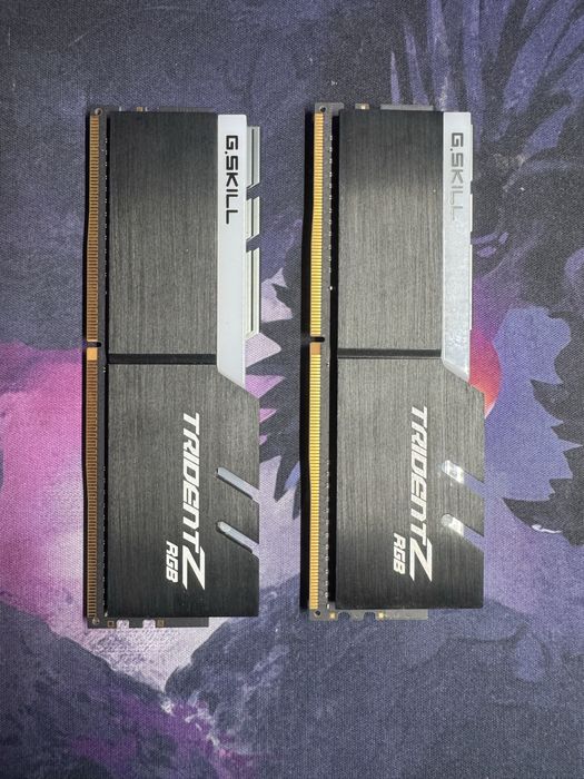 Sprzedam pamiec ram ddr4 2x8gb (16 GB) g.skill tridentz rgb