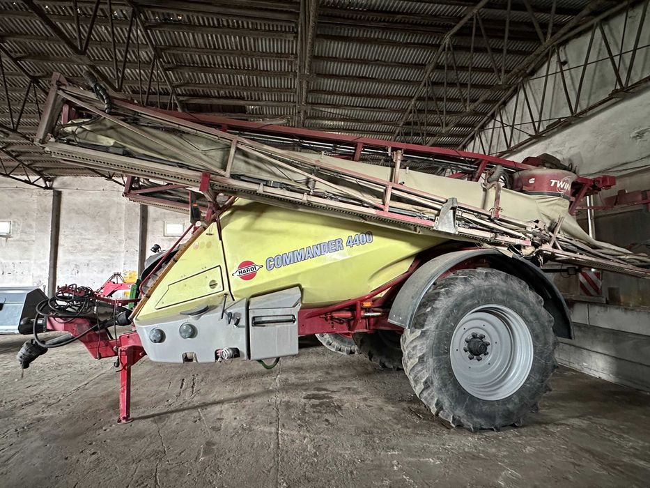 Opryskiwacz HARDI COMMANDER 4400 z rękawem