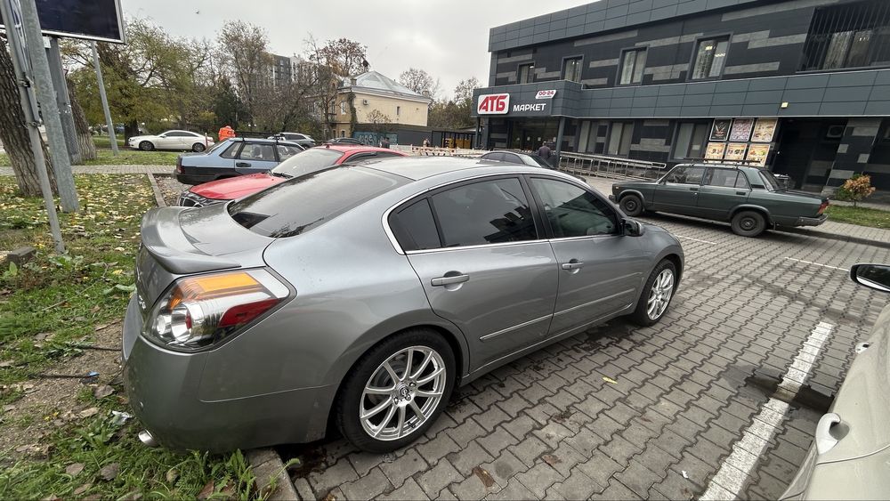 Продам nissan altima