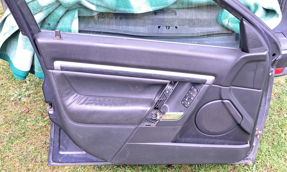 Opel Vectra C Kombi drzwi kierowcy Z168
