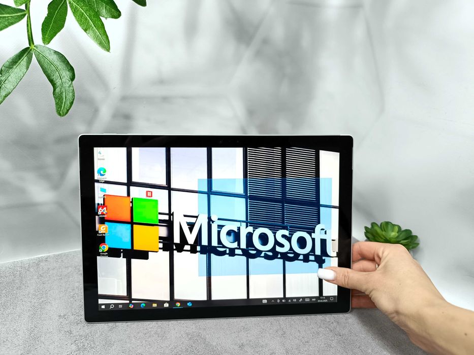 Планшет Microsoft Surface Pro 4/i5-6300U/4GB/128 GB/12.3"/3K/2736x1824