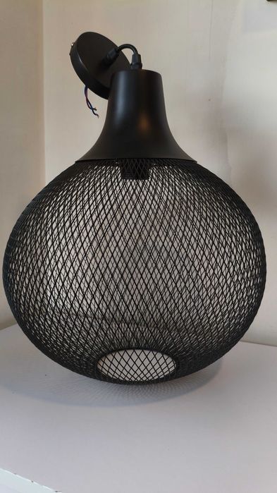 Candeeiro metálico de teto