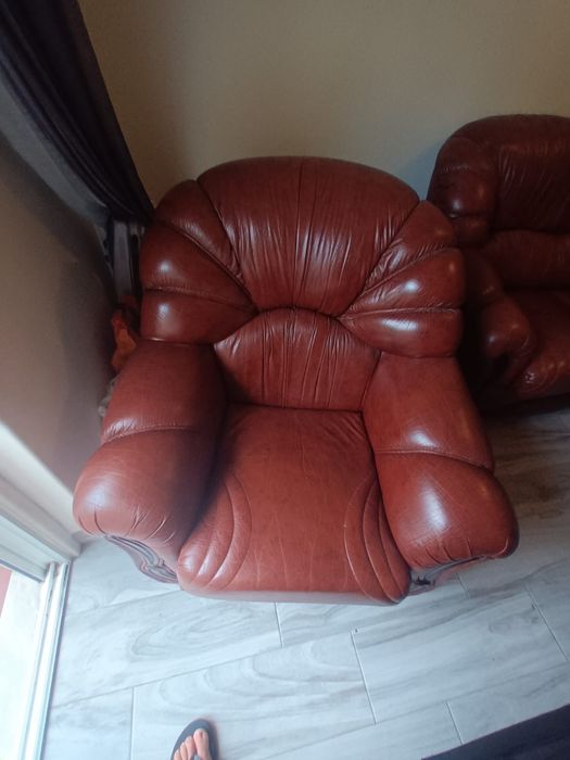 Sofás em pele - vendido em conjunto ou em separado