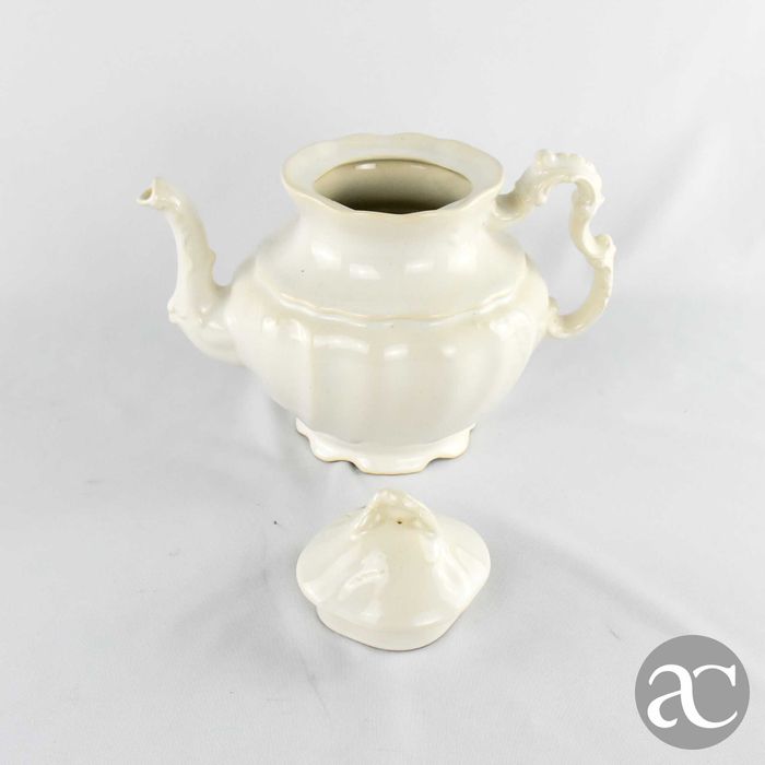 Bule e açucareiro em faiança séc. XIX