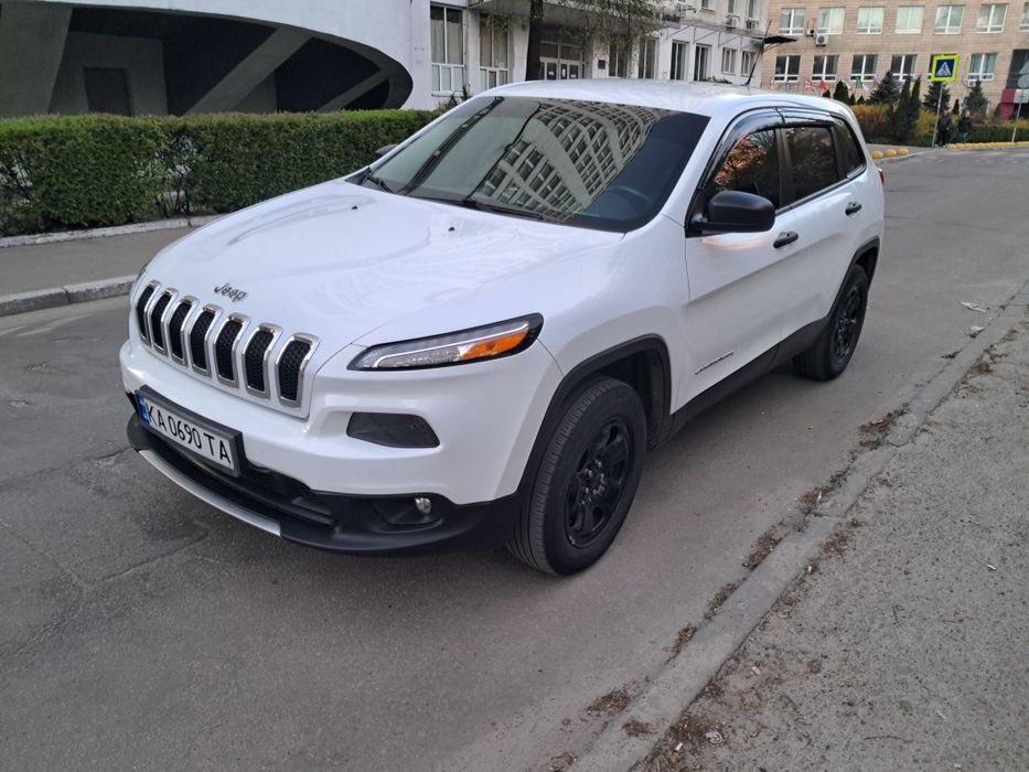 Продам Jeep Cherokee Sport