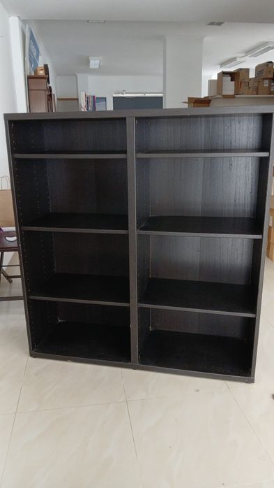 Estante preta IKEA