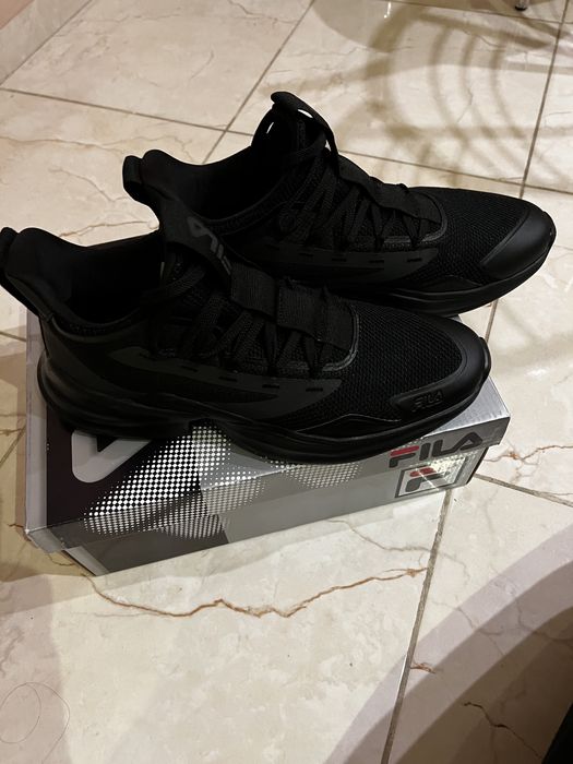 Кроссовки FILS черные (оригинал)