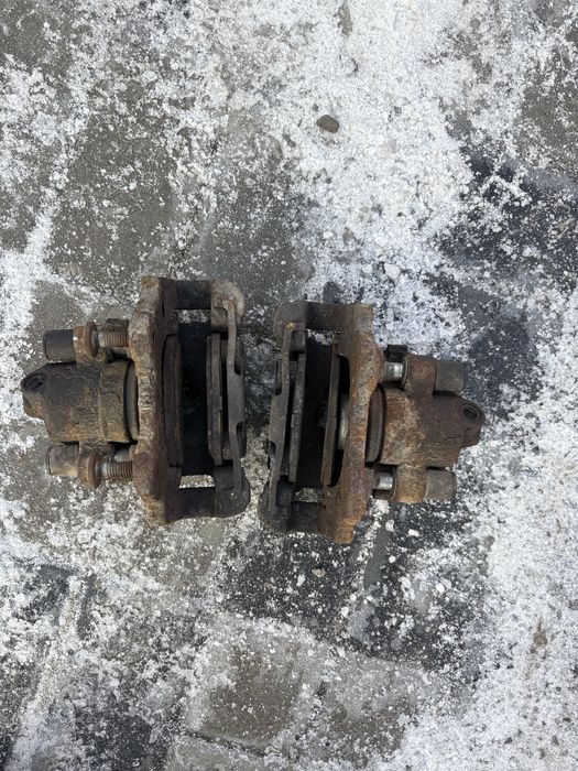 Zaciski jarzma tył bmw e46 320d 325i 328i 2.5 2.8 294mm