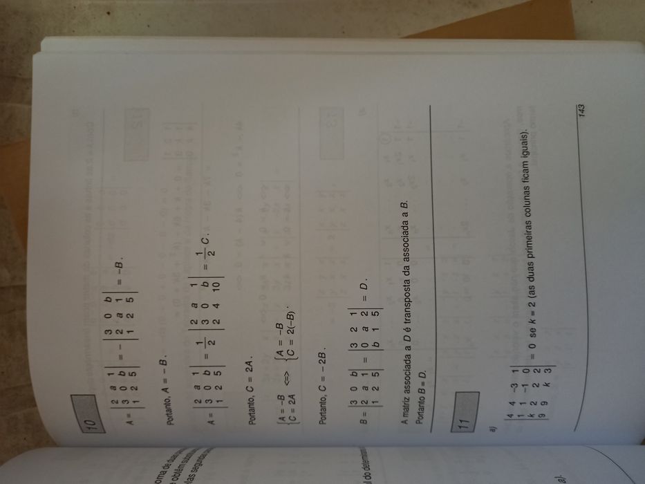 Álgebra Linear - matrizes e determinantes Exercícios
