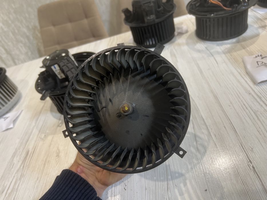 Вентилятор Dodge Journey 990773024x