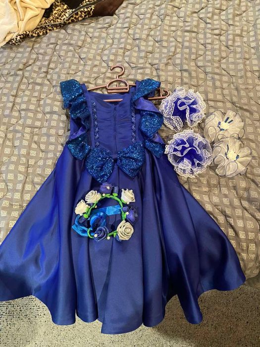 Продам дитячу святкову сукню для 8-10 років