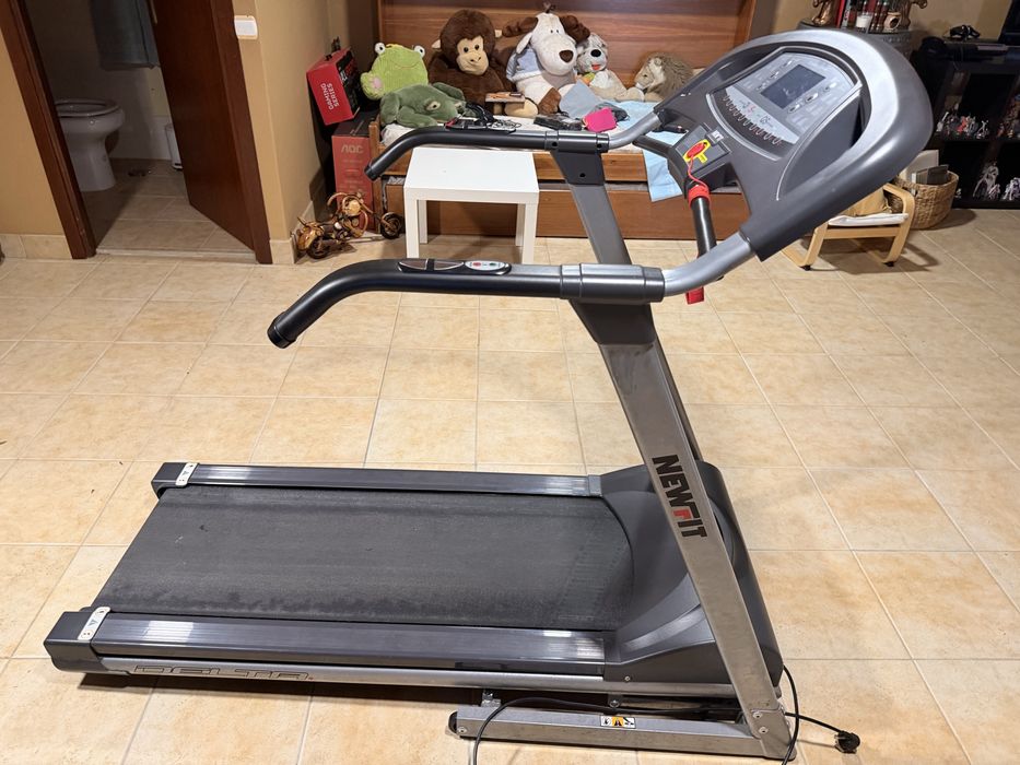 Passadeira Elétrica NewFit Delta | Inclinação Elétrica | Dobrável  Muito Bom Estado
