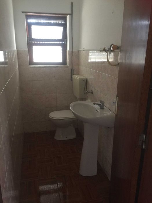 Casa / Apartamento 1º Andar para Arrendar / Alugar - Casal Barril (Soure) - T4 - 600€ - Disponível já