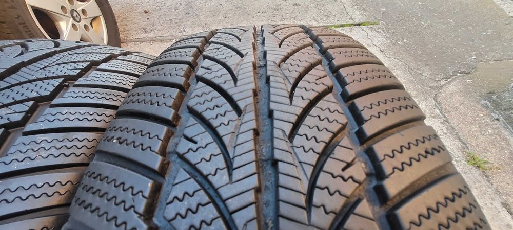 235 / 65 R  17  Sportiva  / Komplet