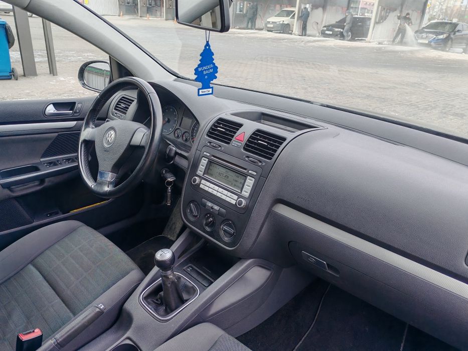 Volkswagen Golf 5 2008 рік 1.6 мпі