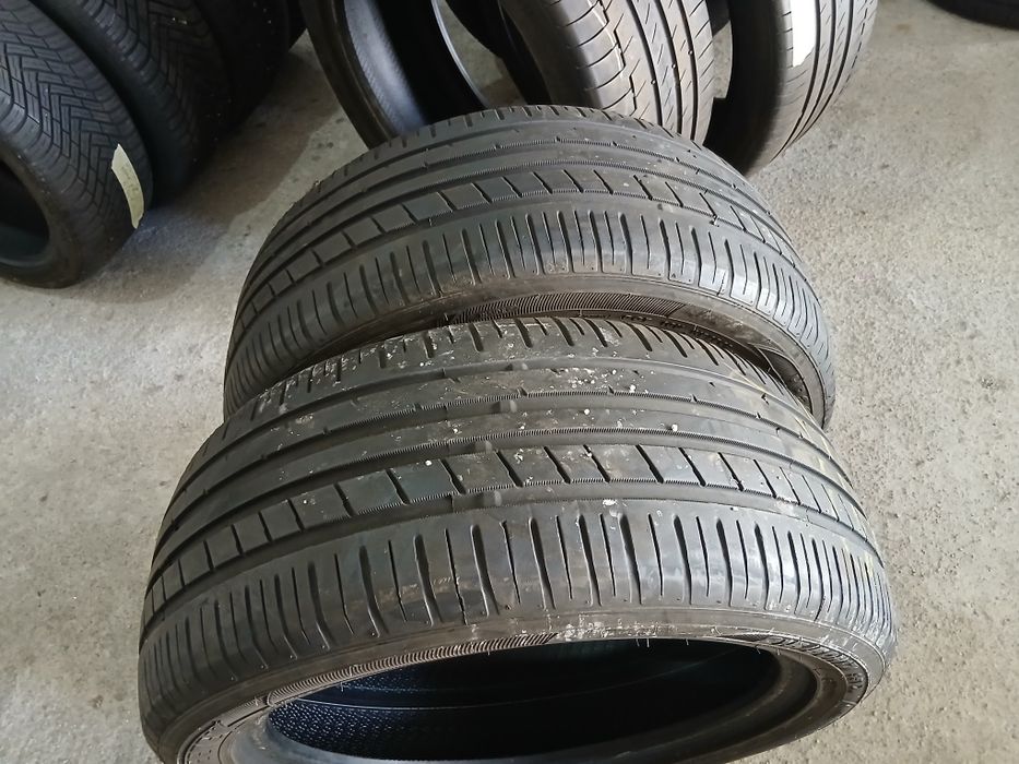 2 Pneus 215/50R17 seminovos