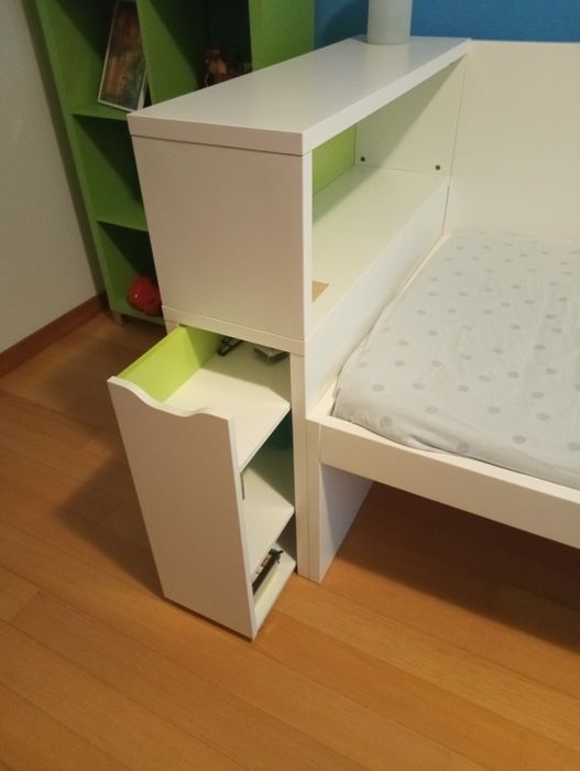 Cama IKEA + Estante + Cadeirão
