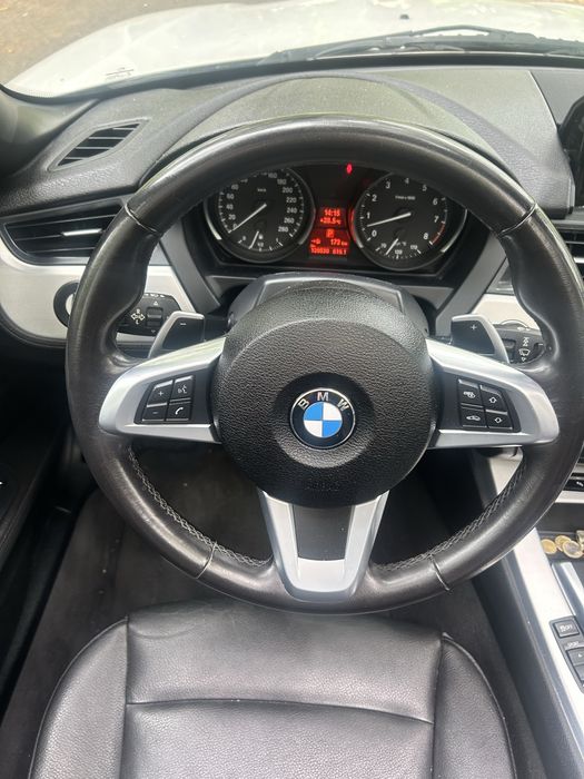 BMW Z4  caixa automatica 8 velocidades