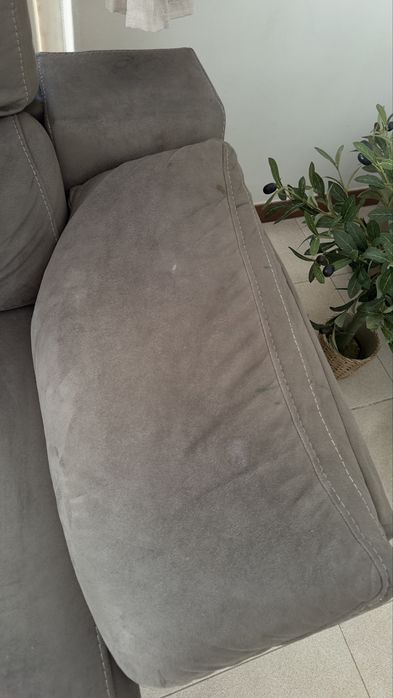 Sofá 3 Lugares com Chaise-Longue, Baú, Assentos Deslizantes e 2 Pufes
