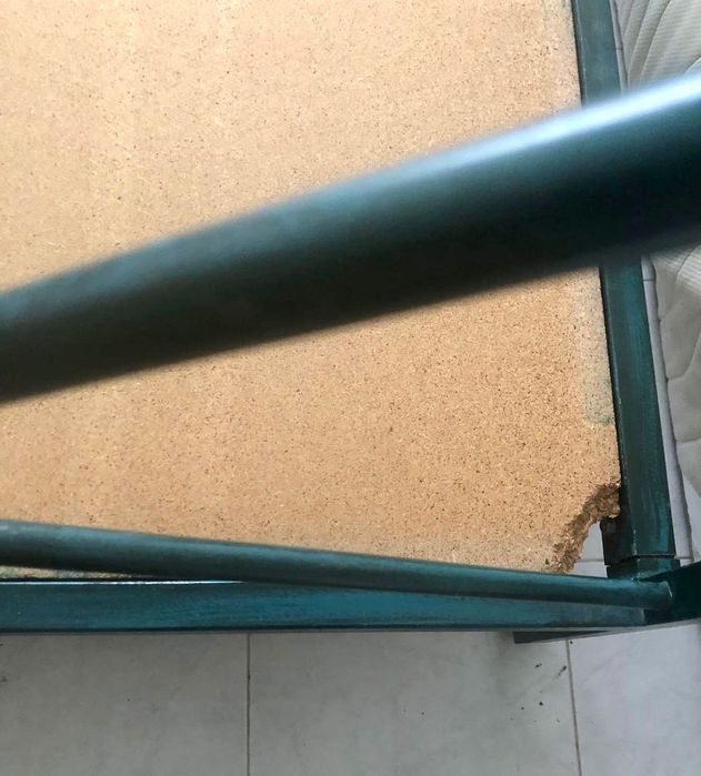 Cama de corpo e meio.