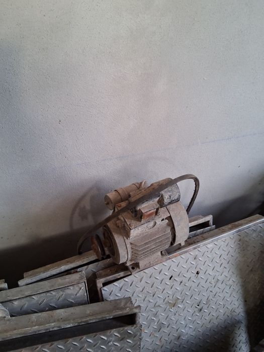 Motor elétrico monofásico