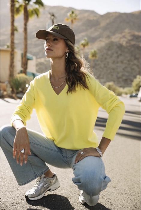 Новий лимонний светр