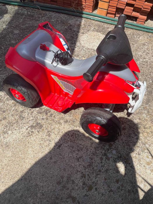 Moto eléctrica para criança