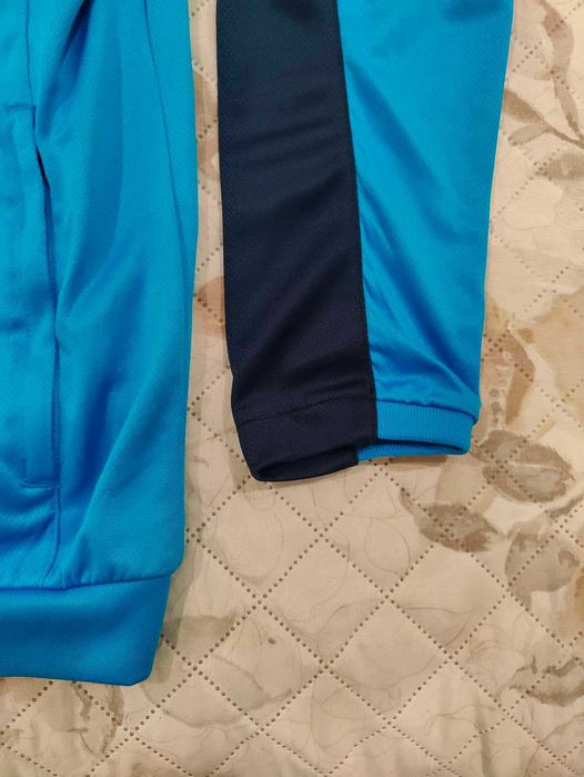 Casaco Errea tam. L praticamente novo.