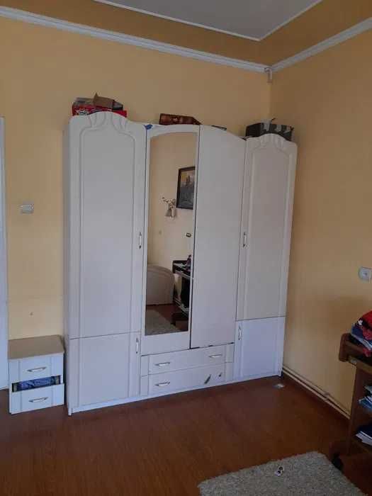 Продається будинок, що складається з 2 окремих квартир