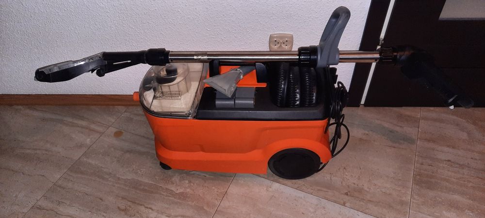 Odkurzacz pioracy Karcher Puzzi 10/1   rok 2022