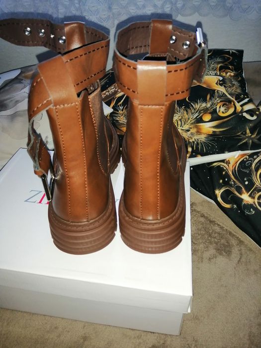 Botki z paskiem nowe
