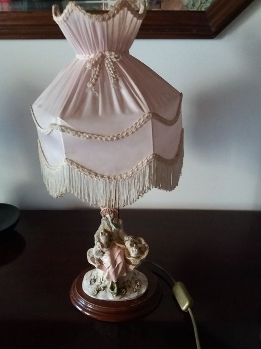 Vários candeeiros de mesa