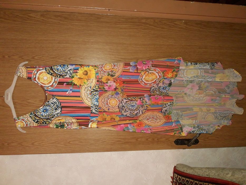 Срочно! Нарядное летнее женское платье